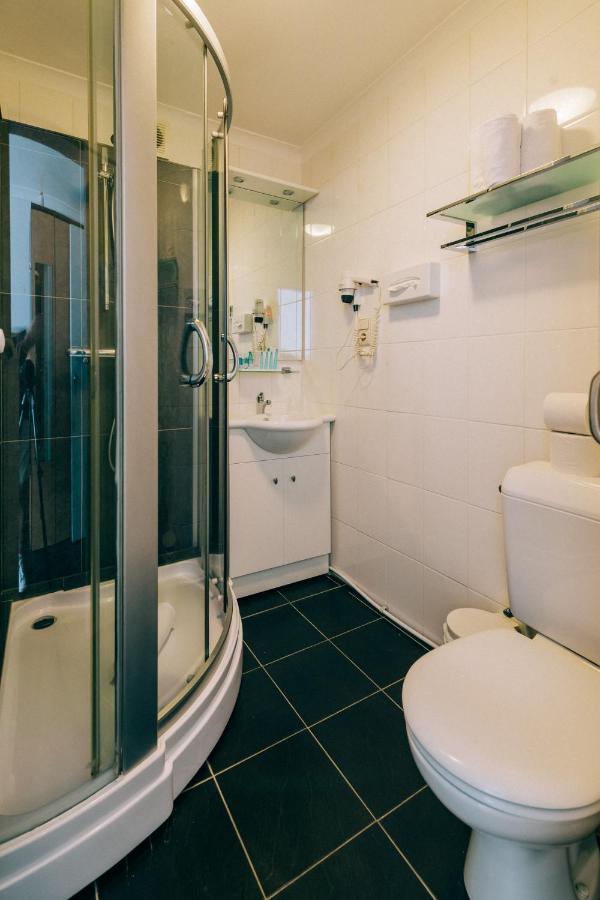 Hotel De Kalvaar Ninove Εξωτερικό φωτογραφία