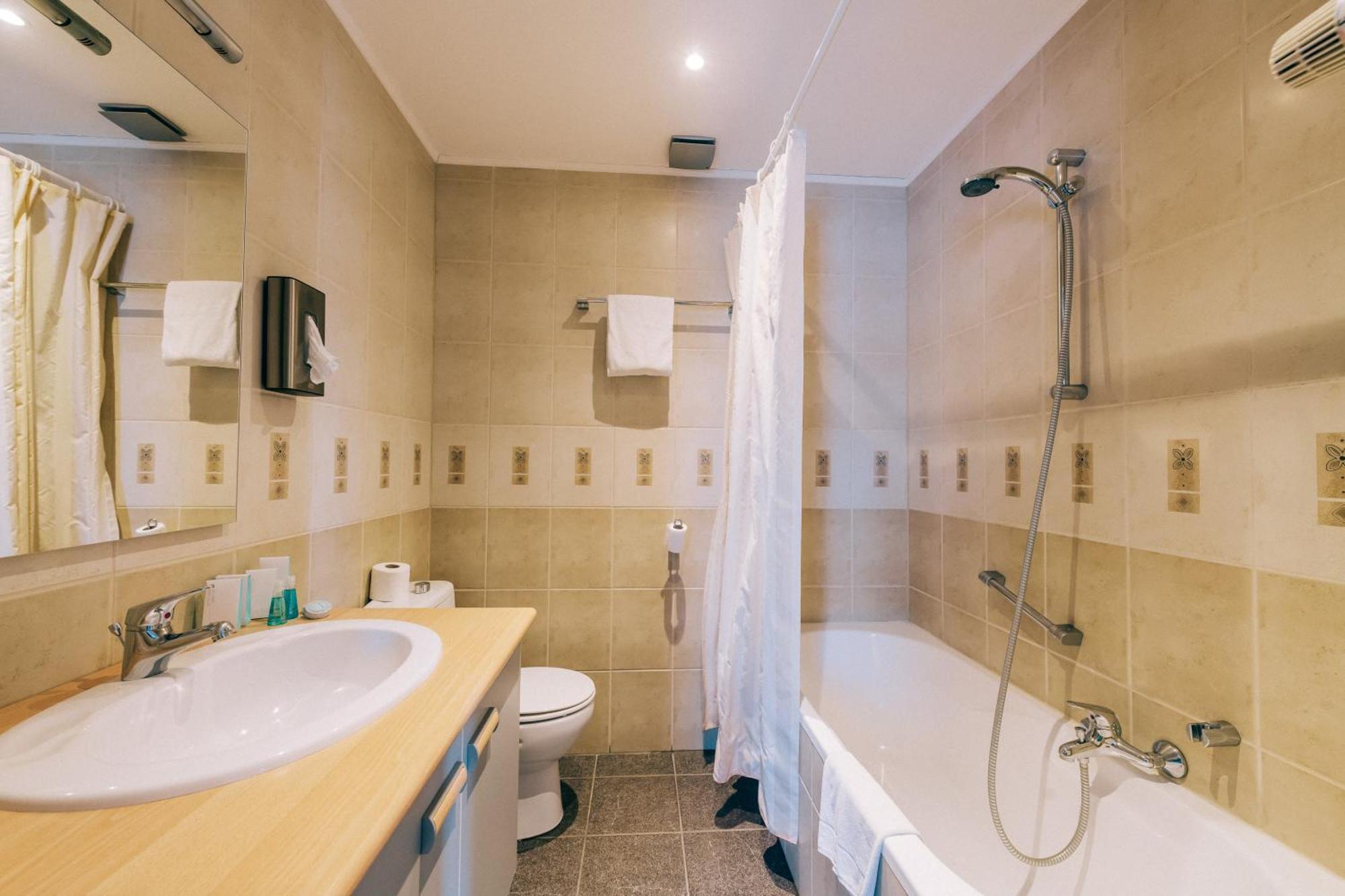 Hotel De Kalvaar Ninove Εξωτερικό φωτογραφία